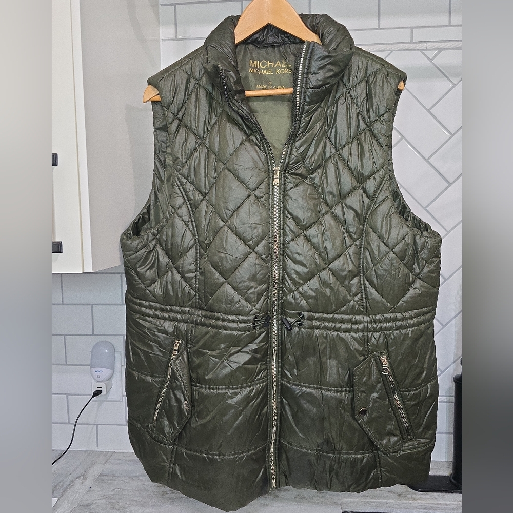 Michael Kors Women’s 2X Olive Green Quilted Puffer Vest Zip Front